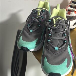 Gray and Green Chunky Sneakers with Retro Design